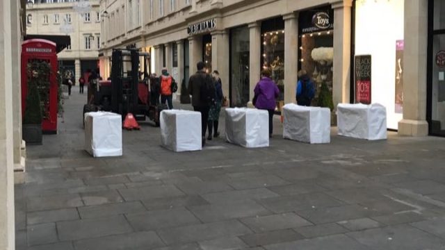 Marquee weights on city street